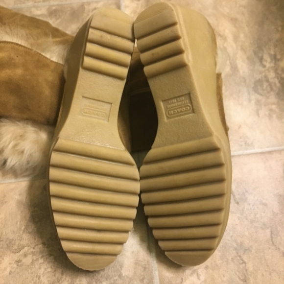 🚫 SOLD Reposh Coach Tan Suede Faux Fur Boots - Picture 4 of 8